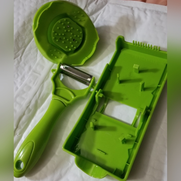 Vegetable Chopper & Peeler Set - Picture 13 of 15
